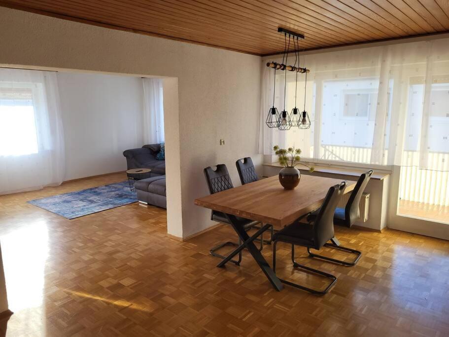 Zentrale, Helle Ferienwohnung Crailsheim Exterior foto